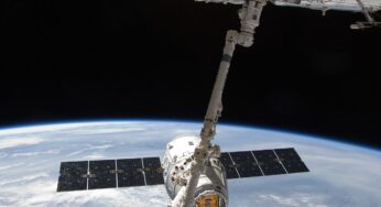 SpaceX отправит в космос первый коммерческий экипаж