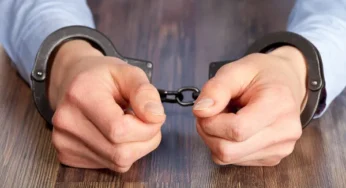 Получение взяток и превышение полномочий: в Алматы задержаны трое сотрудников ДУИС