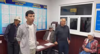 В Алматы активиста Абзала Достиярова оштрафовали за опрос о строительстве АЭС