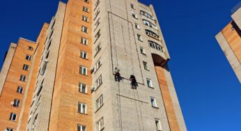В Москве студентов приговорили к 5 годам колонии за то, что они якобы занимались сексом возле окна