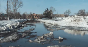 Из трёх сёл Акмолинской области эвакуированы более 100 человек