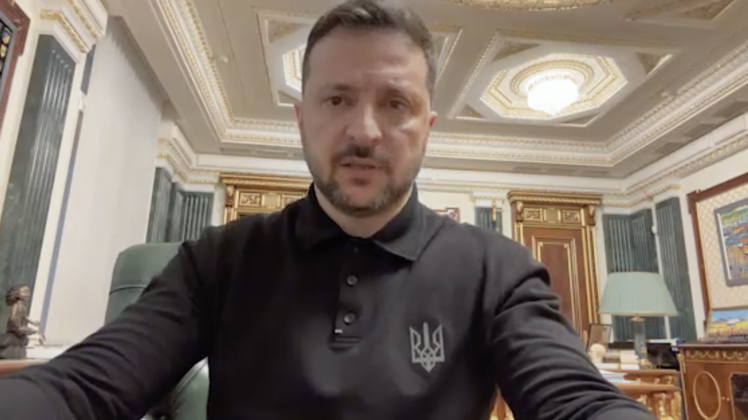 Зеленский заявил о готовности к переговорам: «Россия должна прекратить удары и войну»
